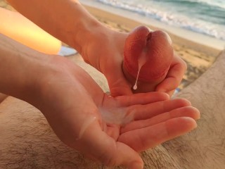 Quick Handjob at the Beach